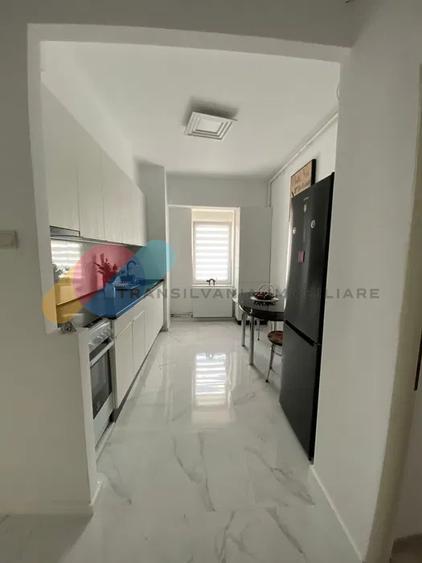 Apartament 2 camere 60mp + parcare - zona Sora - 1