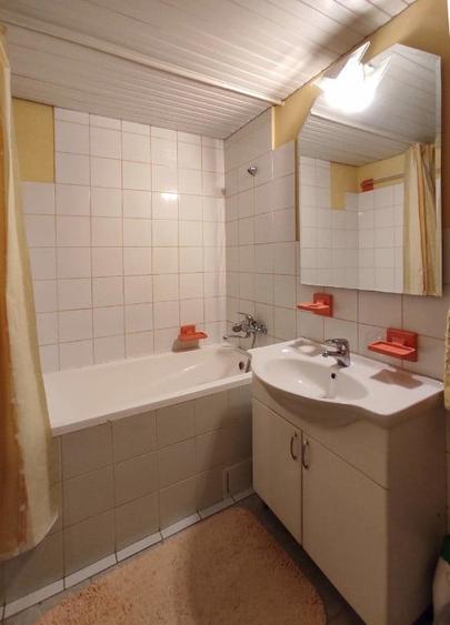 Inchiriez apartament cu 2 camere in zona Aeroport - 1