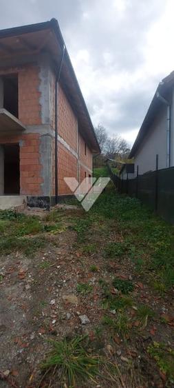 Casa la rosu cu fundatie si structura solida pe 2 niveluri in Cisnadie, - 2