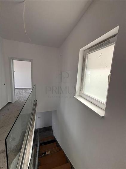 Duplex cu 3 camere cu Canalizare în Moșnița Nouă