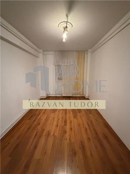 Apartament 3 camere ,centrala proprie,  in Ploiesti ,  P-ta M. Viteazu - 13