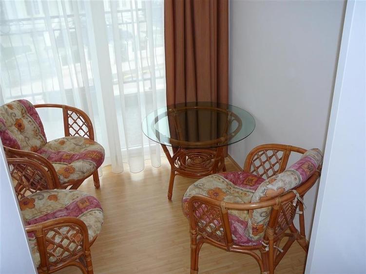 Pensiune, afacere la cheie, cu 10 camere la 10 minute de centru orasului - 9