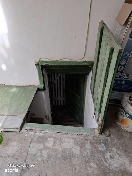 Apartament cu 3 camere semidecomandat în Schei