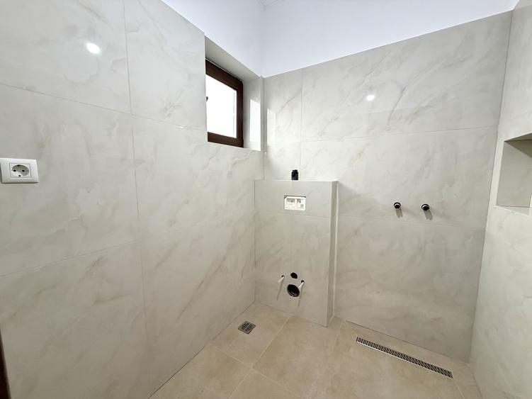 Duplex cu 3 camere cu Canalizare în Sânandrei