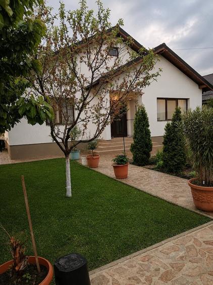 Casă cu 4 camere cu Teren 400 Mp în Central