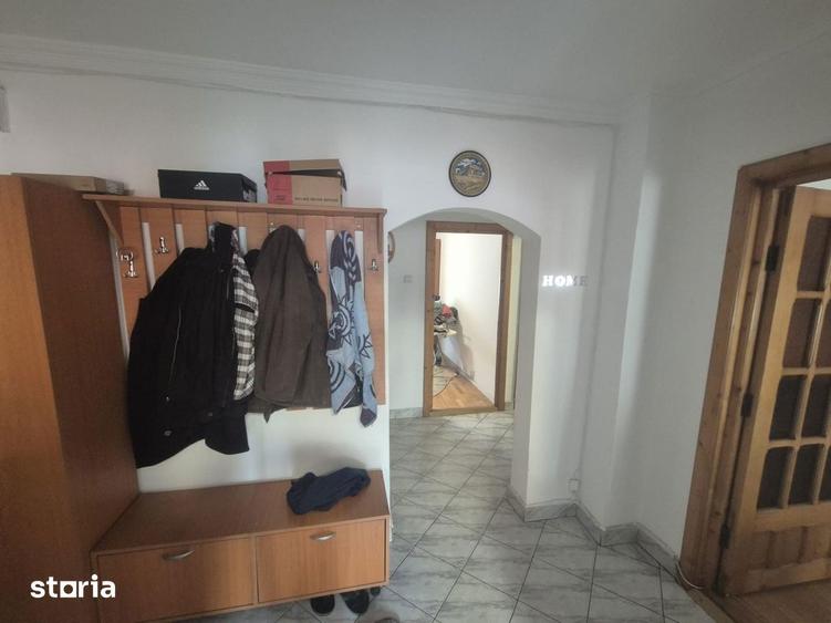 Apartament cu 3 camere decomandat în Rahova