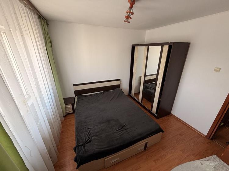 Apartament cu 3 camere decomandat în Sud