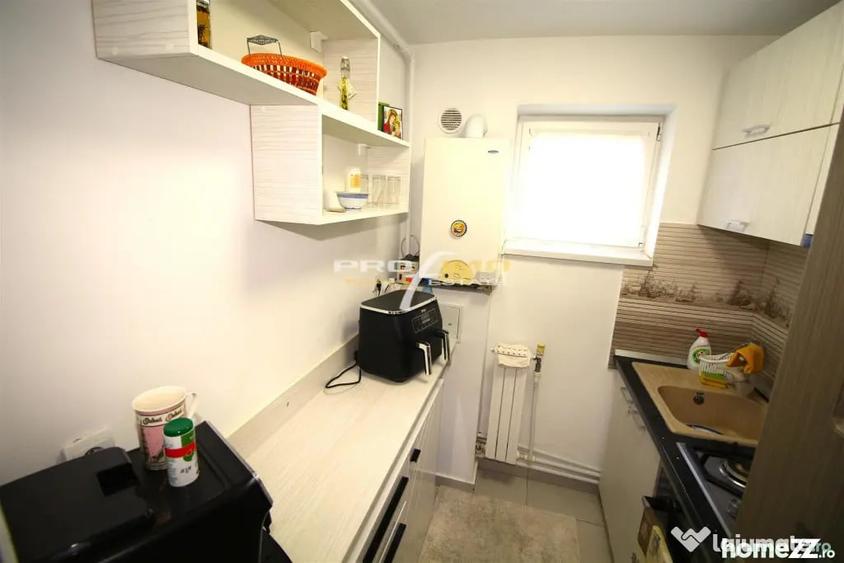 Apartament cu 3 camere semidecomandat în City Park Mall