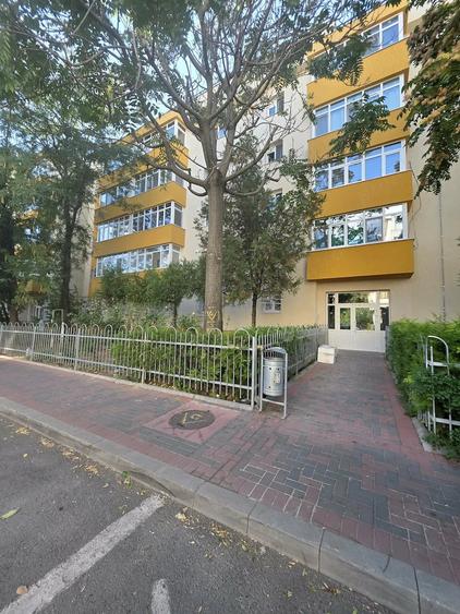 Apartament cu 2 camere decomandat în Vitan