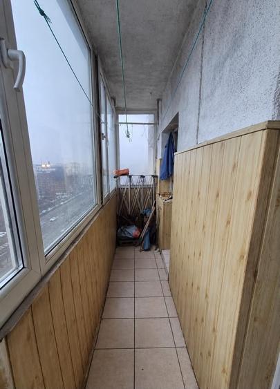 Apartament cu 4 camere semidecomandat în Crângași