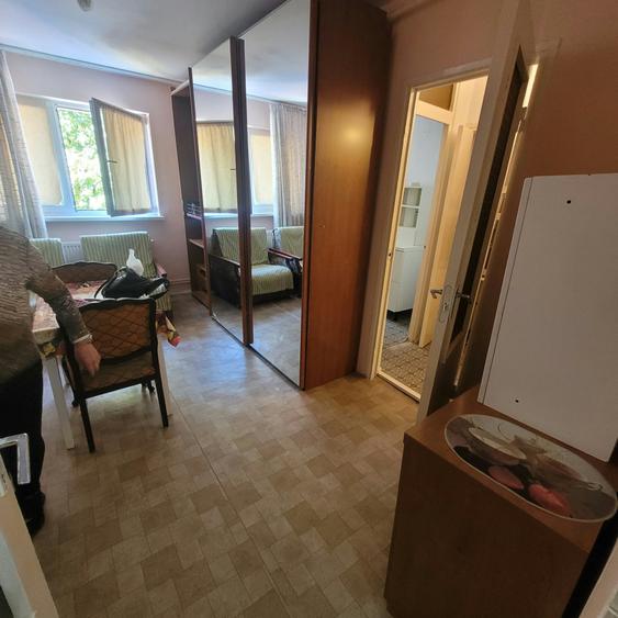 Garsonieră decomandată în Bartolomeu