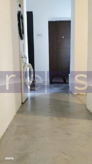 Apartament cu 6 camere, mobilat în Victoriei