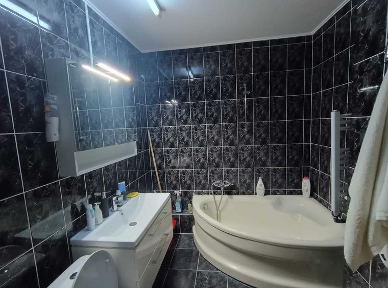 Apartament cu 3 camere decomandat în Snagov