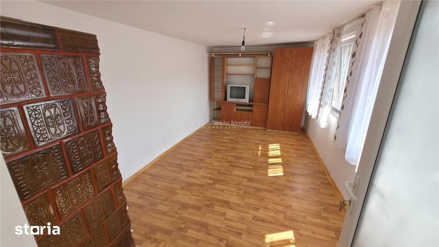 Casă cu 8 camere cu Teren 432 Mp în Central