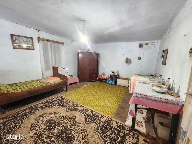 Casă cu 3 camere în Cârșa Roșie