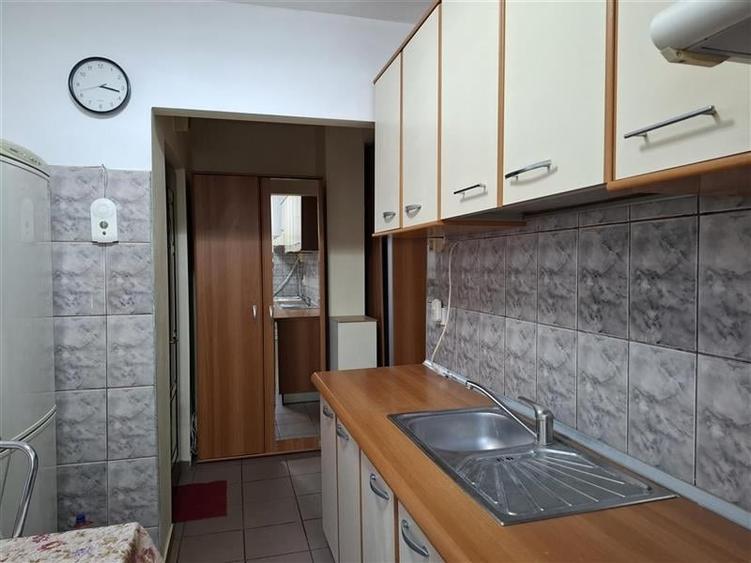 Apartament cu 2 camere semidecomandat, mobilat în Gară