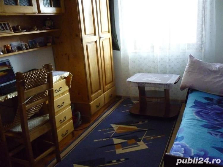 Apartament cu 4 camere decomandat în Central