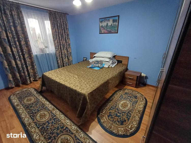 Casă cu 7 camere cu Teren 748 Mp în Borlești