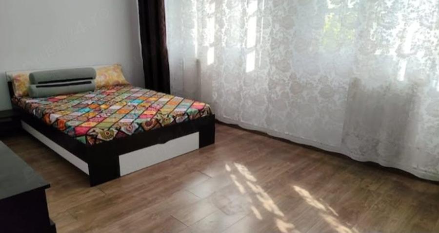 Apartament cu 3 camere semidecomandat, mobilat în Ozana