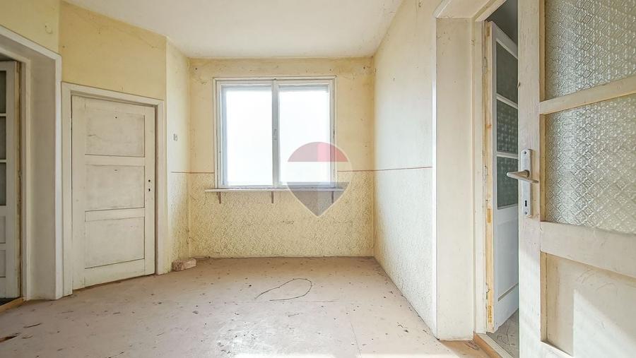 Duplex cu 4 camere cu Teren 1171 Mp în Sânpetru