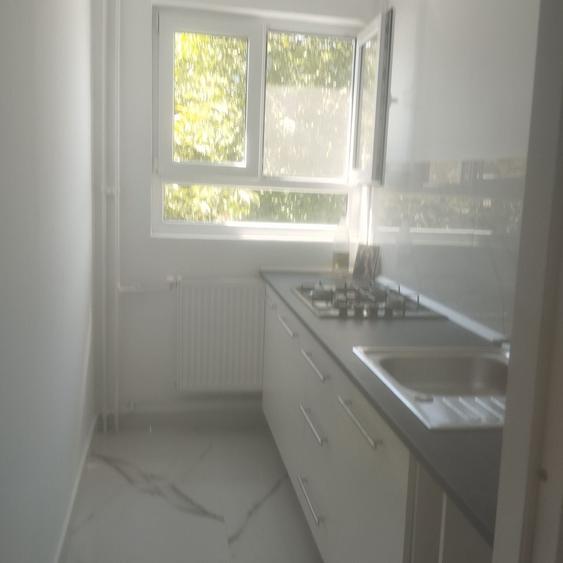 Apartament cu 2 camere nedecomandat în Mihai Bravu
