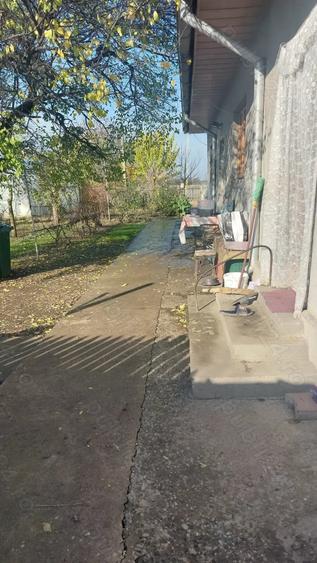 Casă cu 3 camere cu Teren 2000 Mp în Platonești
