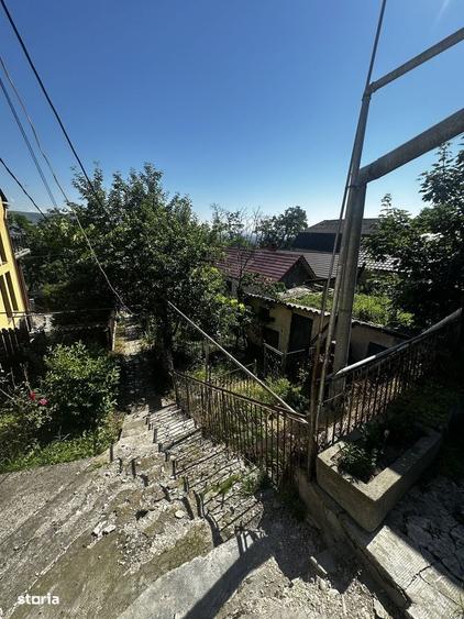 Casă cu 3 camere cu Teren 1124 Mp în Central