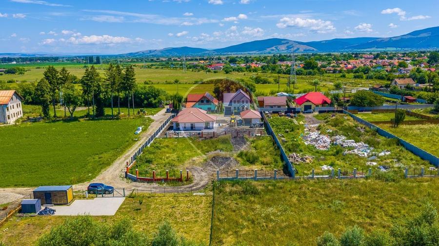 Teren Construcții intravilan de 1376 mp, în Prejmer