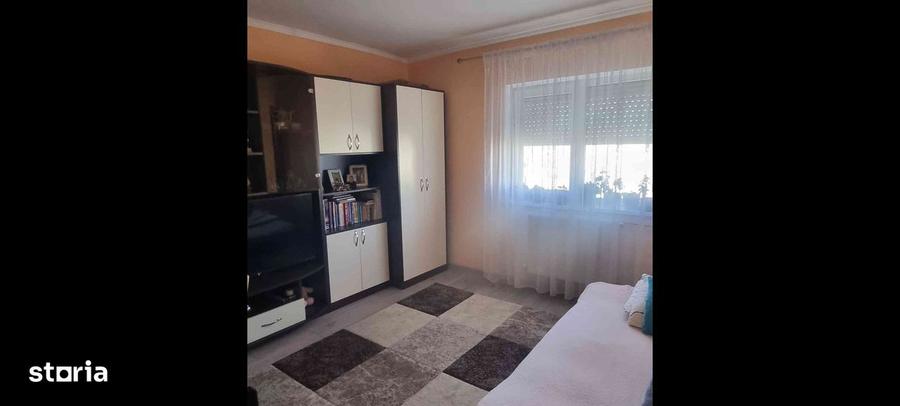 PB ,52 mp, et 3/4, Pia?a Rogerius, mobilat - 10