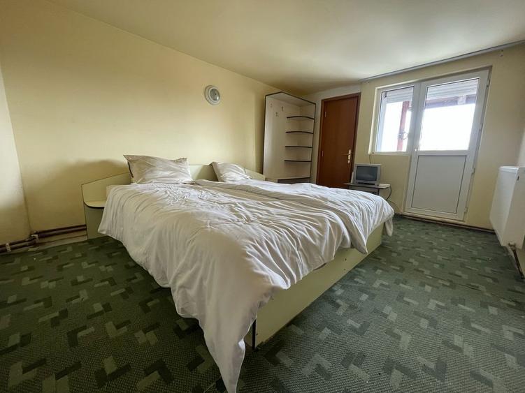 Pensiune in statiunea ranca , linga virful papusa - 1