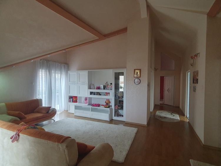 OFERTA EXCEPTIONALA - CASA  DE VANZARE -ZONA EXCLUSIVISTA - 6