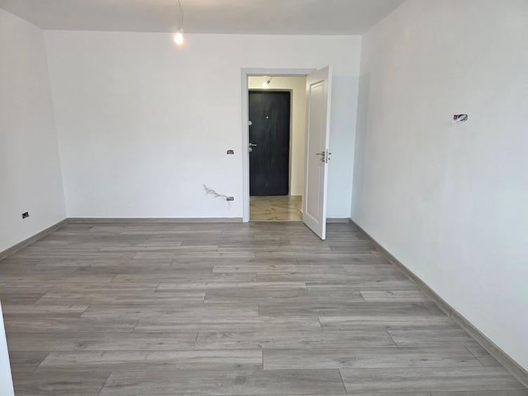 Nicolae Grigorescu, 10 minute metrou, la parcul Titanii, Prisaca Dornei, - 9