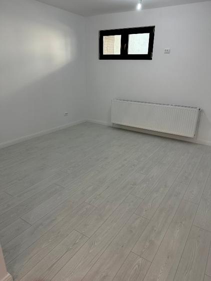 Apartament 5 Camere + Curte Proprie  , Metrou Crangasi Direct Proprietar - 7
