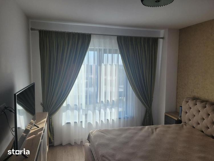 Apartament cu 3 camere decomandat în Craiovița Nouă