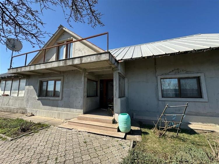 Casa pe structura metalica de vanzare in Focsani str Zabala 1C - 33