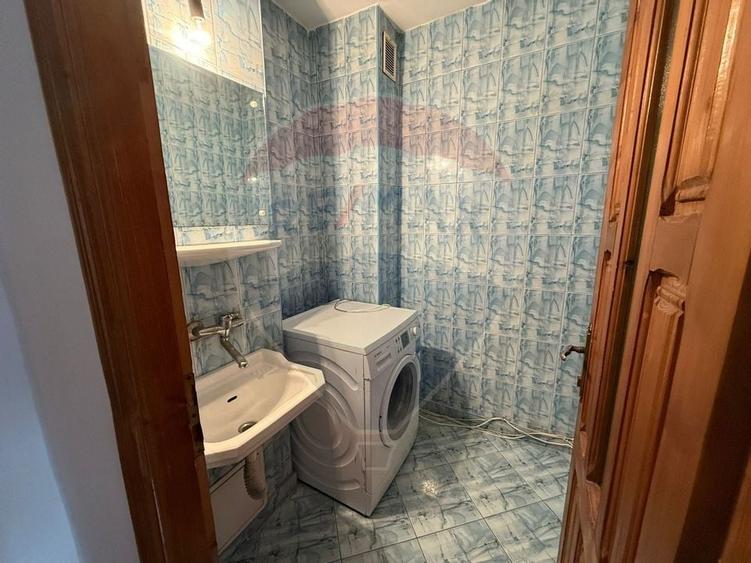 Apartament cu 3 camere de închiriat în zona 1 Mai - 11