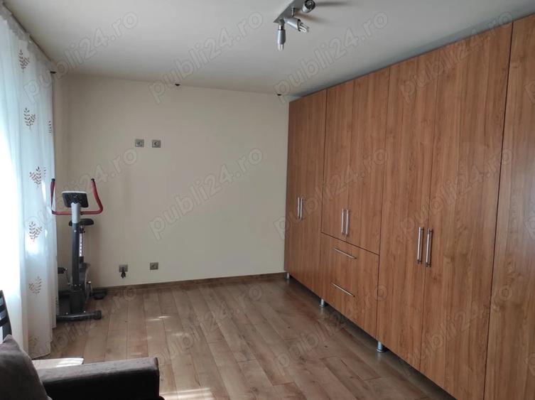 Inchiriez apartament 2 camere, cl Aradului, zona pia?a Verde - 7