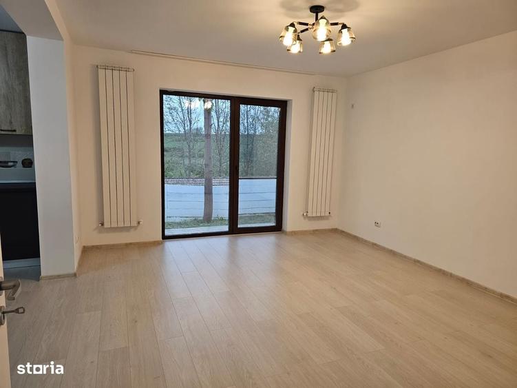 Casă cu 3 camere în Breazu