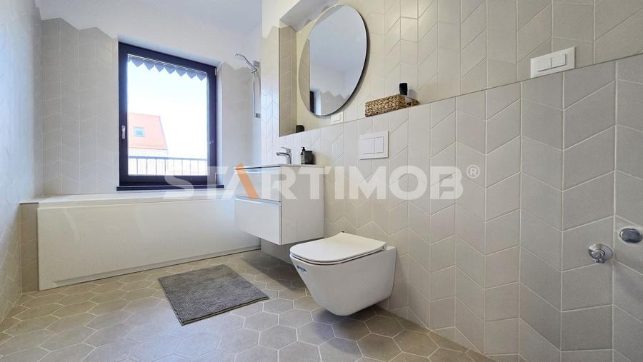 Apartament cu 3 camere decomandat, mobilat în Central