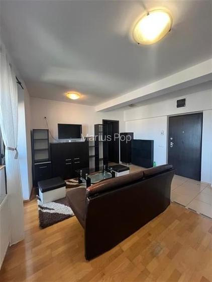 Apartament cu 3 camere decomandat în Centrul Civic Apartament cu 3 camere decomandat în Centrul Civic