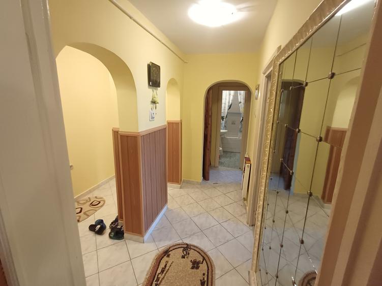 Vanzare 2 camere-Imobiliare MAXICONFORT - 1