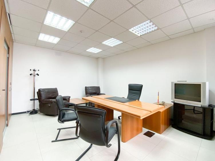 Cladire cu functiuni mixte - 12