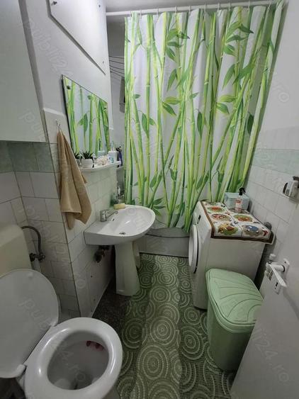 Vand apt..2cam . semidecomandat bloc 4 etaje ,etaj intermediar - 5