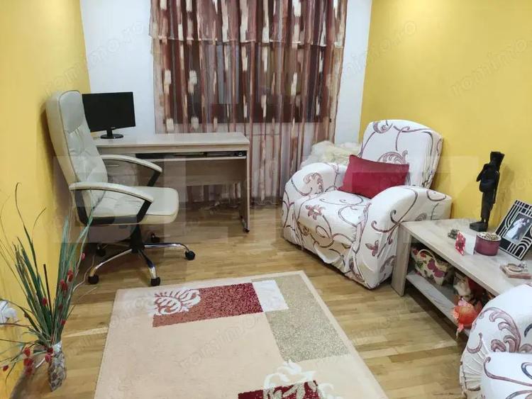 Apartament de vanzare, 3 camere, 80 mp, decomandat, zona Zamca - 3