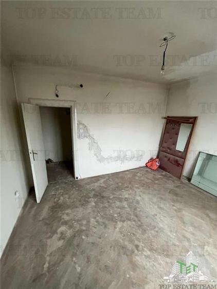 2 garsoniere adiacente la rosu pe Calea Grivitei, etaj 4 - 7