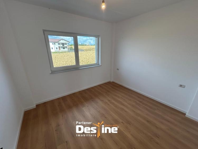 Casa tip DUPLEX - Loc de parcare si terasa  Toate utilitatile - Drum asfaltat - 11