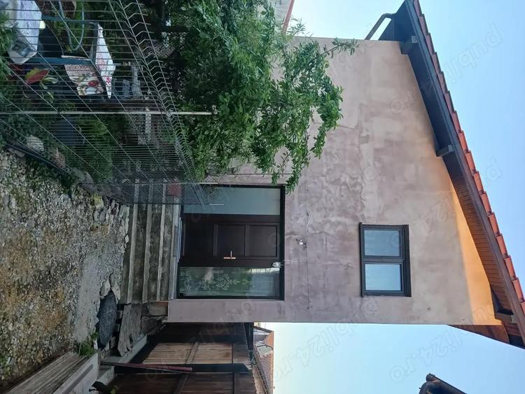 Casa noua de vanzare in oras langa Stadion - 1