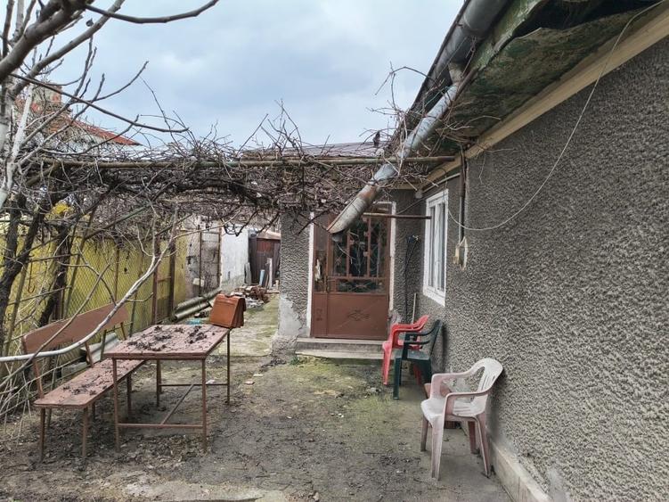 Casă 3 cam + Teren = 241 metri pătrați de oportunități în centrul Ploieștiului - 1