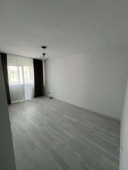 Garsoniera zona linistita etaj 1 - 1