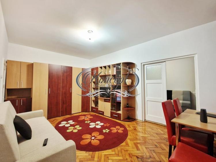 Apartament la casa cu curte, zona Piata Abator - 1